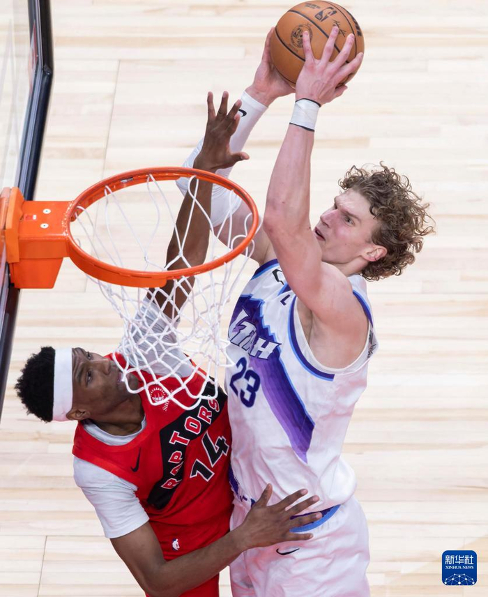九游APP-太狠了！多伦多猛龙今晚队长鼓劲风云突变山东男篮关键时刻刷新队史纪录，窗口期上海申花调整名单以备足总杯的简单介绍